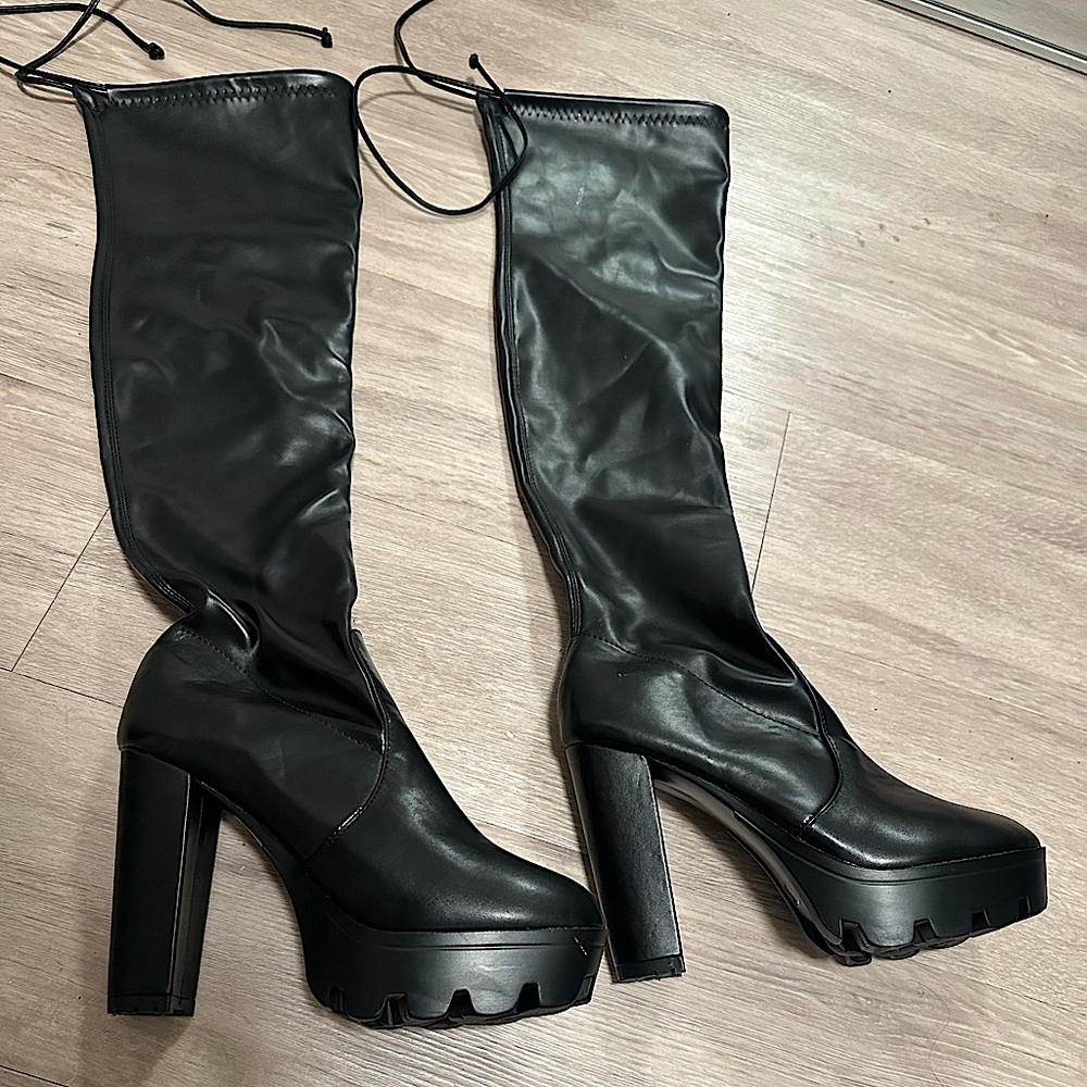 High Knee Boots 🖤